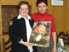 Edina és Noémi, saját naptárunkkal