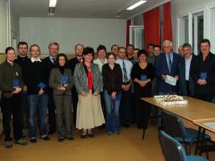 A sikeres vizsgázók, tanáraikkal