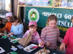 Népszerű a májusi pereszke!