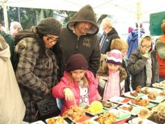 Kifogyhatatlan a látogatók sora