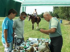 Utolsó látogatóink. Lassan kiürül a pálya.