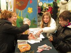 Csilla és ismerős vendégei - a cukorka jár!