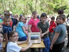 Minden csapatnak egy "Erdőgazda" játék