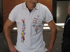 Ilyen pólót még nem láttunk! Menő!