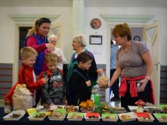 Focizni mentek, előre engedtük őket