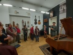 A Leskowsky Hangszergyűjteményben járunk