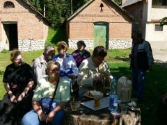 Kóstolgatunk, üldögélünk...