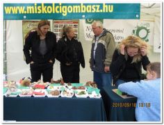 Hegedűsné Gizus és a "szomszédok"