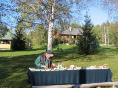 Cseh Pali előkészíti a bemutatót