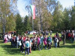 Gyülekező a zászlónál