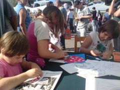 A sátornál egész nap kifestőztek a gyerekek