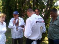 A főzőverseny zsűrije helyszíni szemlét tart