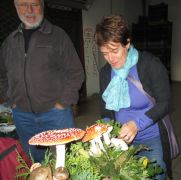 Készül a díszítés