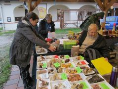 Adunk a külsőségekre is