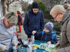 Csilla és Gizus alig győzte a kiszolgálást