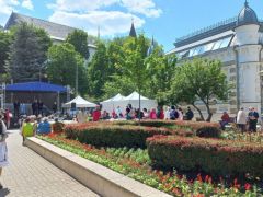 Megnyitó nélkül nem élet az élet!