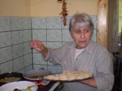 Vera egész nap dolgozott értünk