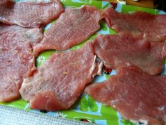 A hús klopfolásával kezdjük