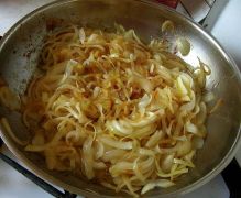 Hagymát dinsztelünk